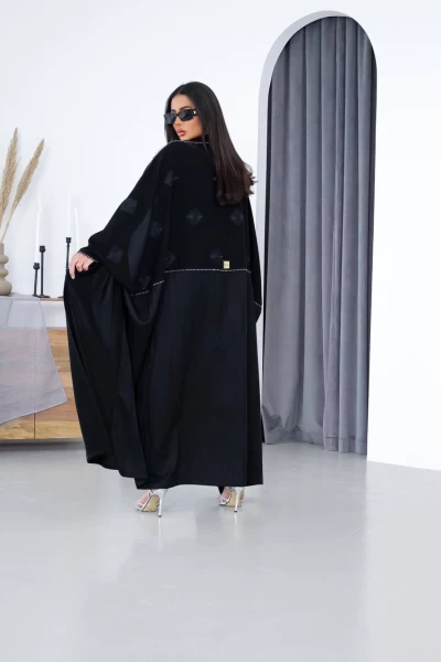 Bisht with Cuban crepe material with crystal silk in black IB272